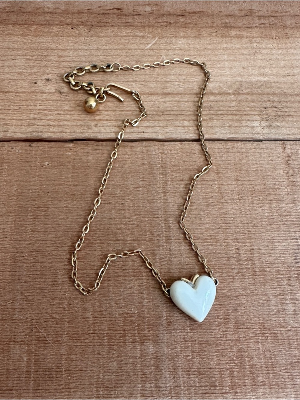 Vintage TRIFARI goldtone puffy cream white puff heart necklace choker - Picture 5 of 8
